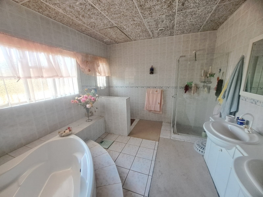 4 Bedroom Property for Sale in Protea Park North West